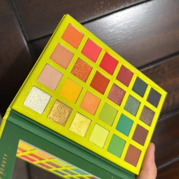 La Reina Azteca Eye Shadow Palette Kara Beauty multicolor eyeshadow palette - Picture 8 of 14